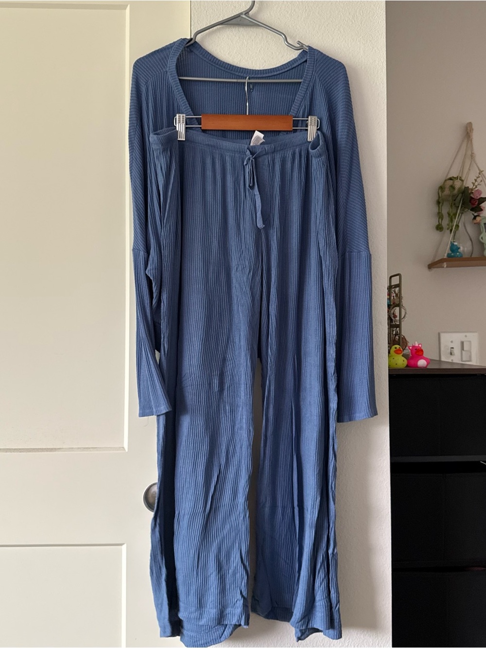 Auden Ribbed Lounge Set in Dusty Blue